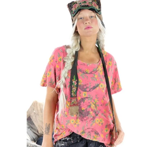 Magnolia Pearl Tops - Magnolia Pearl Floral Master of Time Phases T Floral in Tropical with Tags